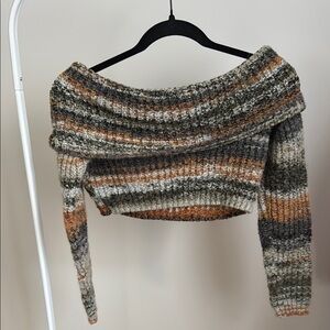 Off-Shoulder cropped Knit Sweater